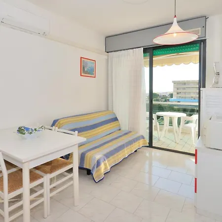 Apartment Luxor *